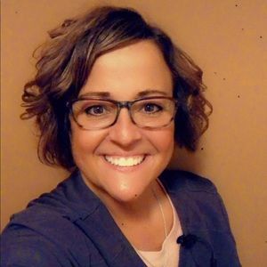 Meet your Posher, Cynthia